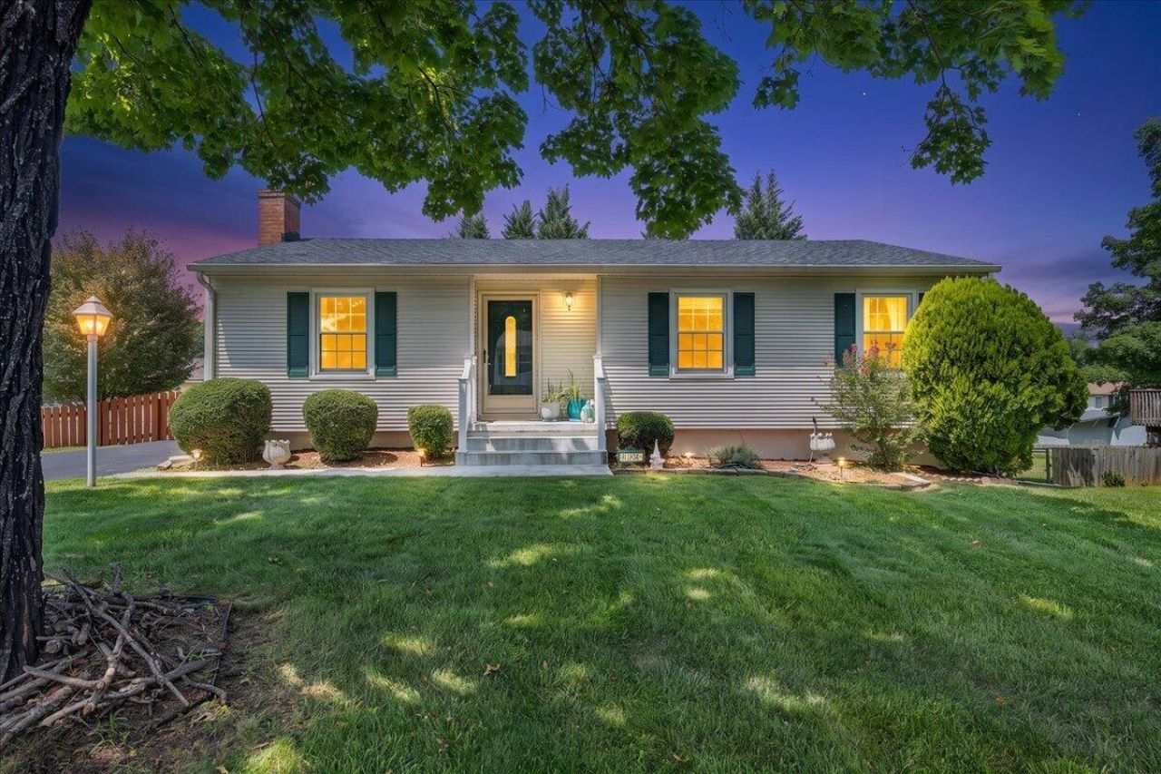 3937 Vauxhall Rd, Roanoke, VA 24018 Main Photo