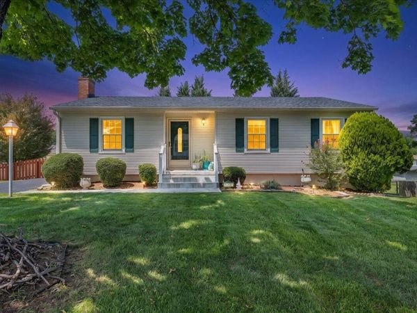 3937 Vauxhall RD, Roanoke, VA 24018