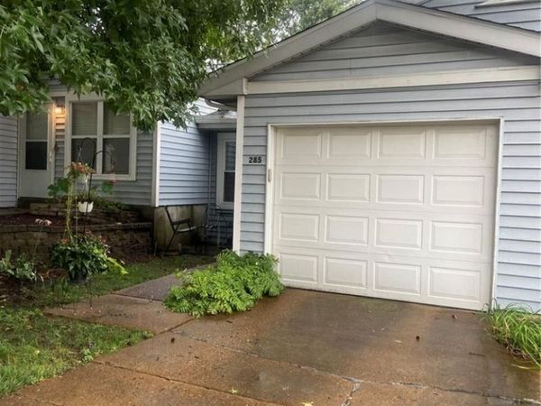 285 Highland Village, Valley Park, MO 63088