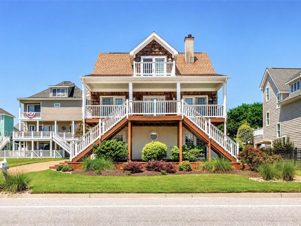 821 N First Street , Hampton, VA 23664