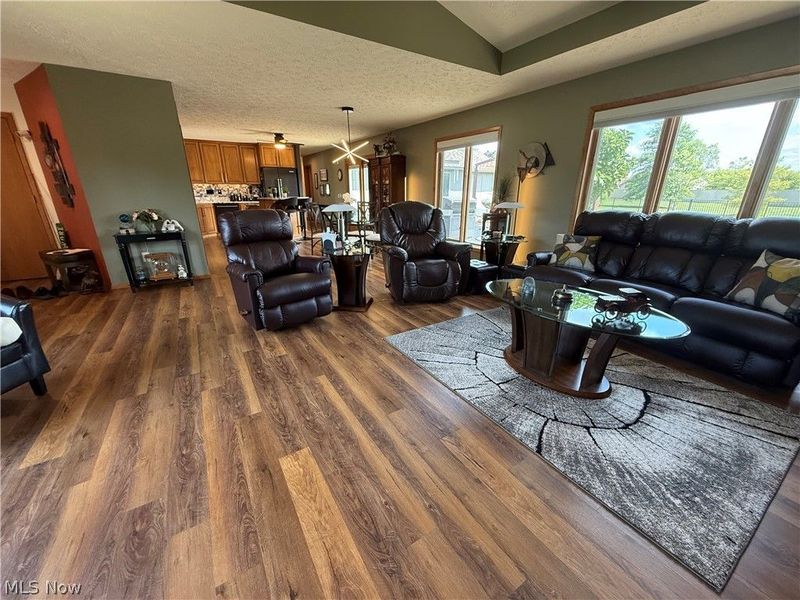 33065 Cobblestone Circle, North Ridgeville, OH 44039 Photo 12