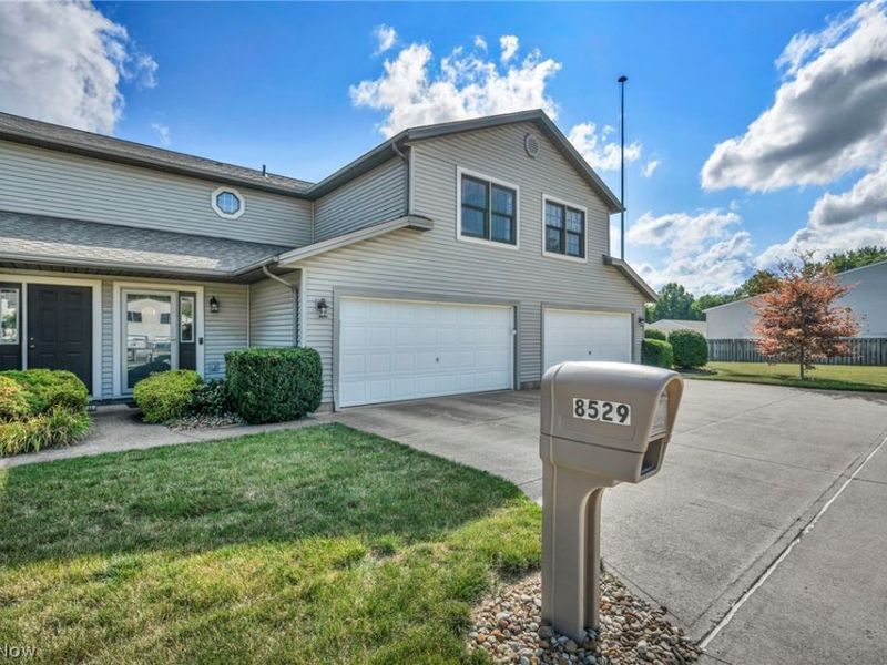 8529 Spencer Court, North Ridgeville, OH 44039 Photo 4