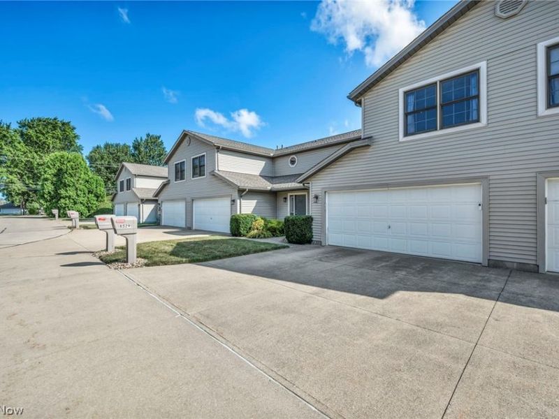8529 Spencer Court, North Ridgeville, OH 44039 Photo 5