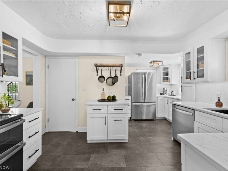 3850 Faversham Road, University Heights, OH 44118 Photo 8