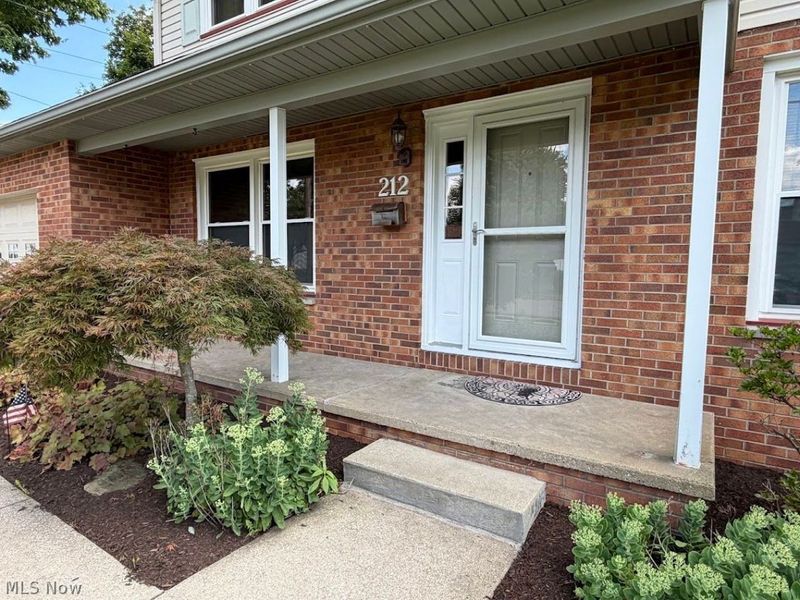 212 Colonial Avenue SE, New Philadelphia, OH 44663 Photo 3