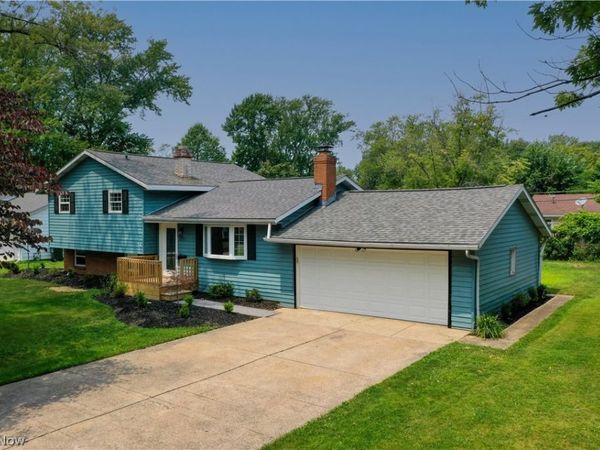 7371 Dahlia Drive, Mentor on the Lake, OH 44060