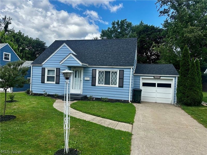 2229 39th Street NW, Canton, OH 44709 Photo 3