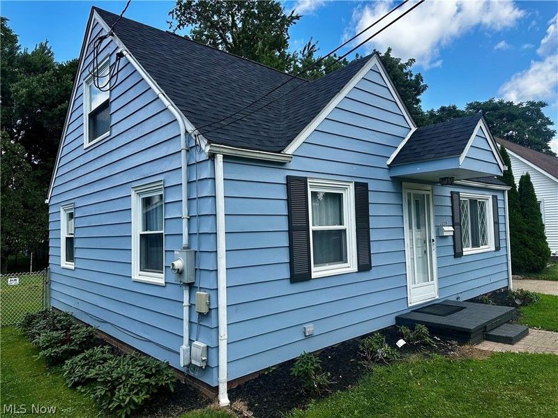 2229 39th Street NW, Canton, OH 44709 Photo 5