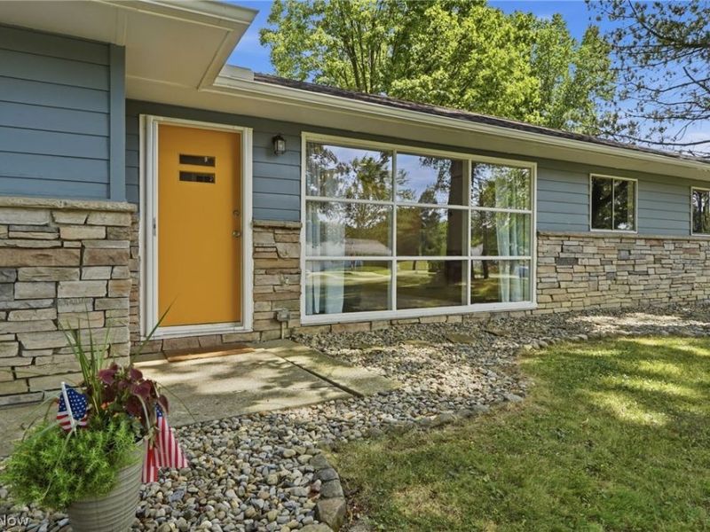 8161 Marianna Boulevard, Broadview Heights, OH 44147 Photo 2