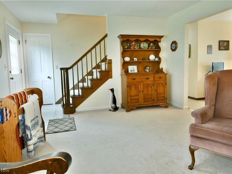224 Old Oak Drive, Cortland, OH 44410 Photo 12