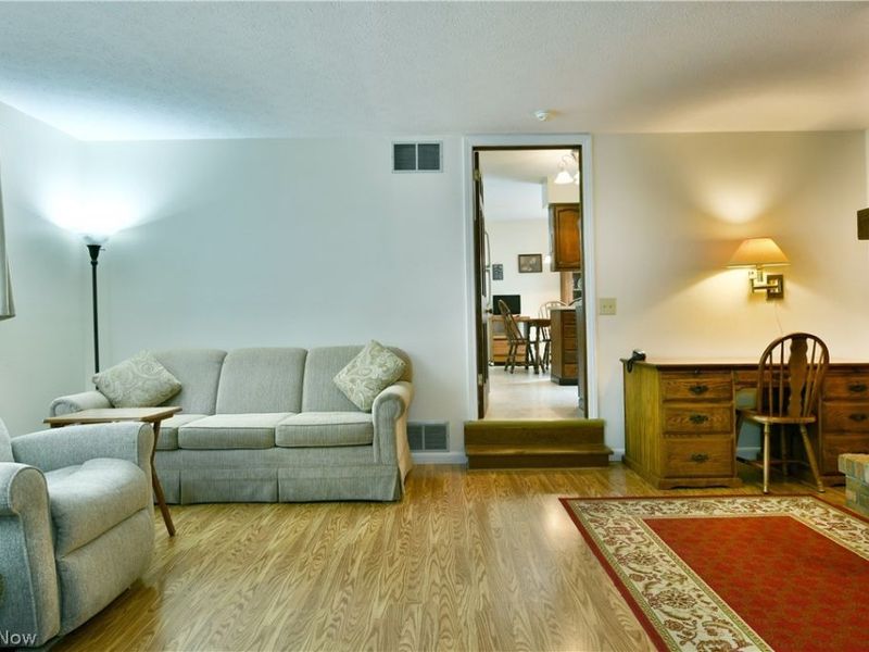 224 Old Oak Drive, Cortland, OH 44410 Photo 23