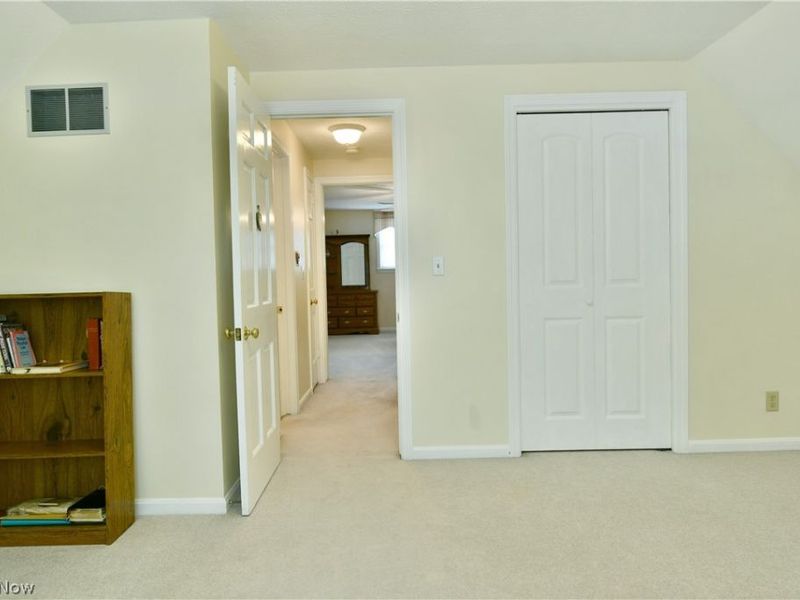 224 Old Oak Drive, Cortland, OH 44410 Photo 35