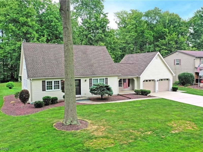 224 Old Oak Drive, Cortland, OH 44410 Photo 5