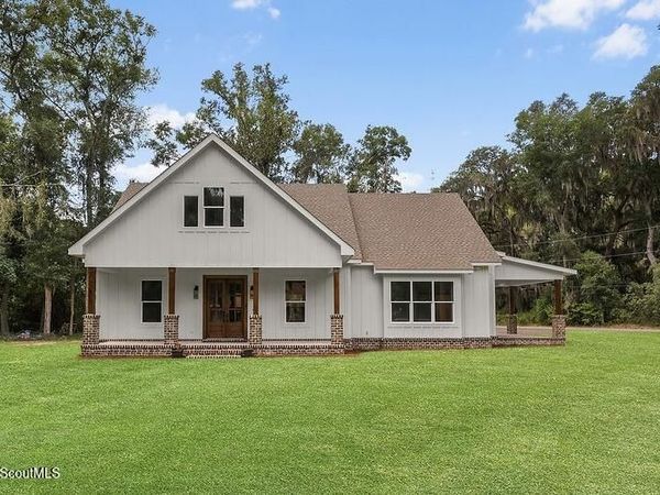 519 Mcintosh Road , Darien, GA 31305