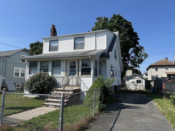 131 Farrington St, Quincy, MA 02170