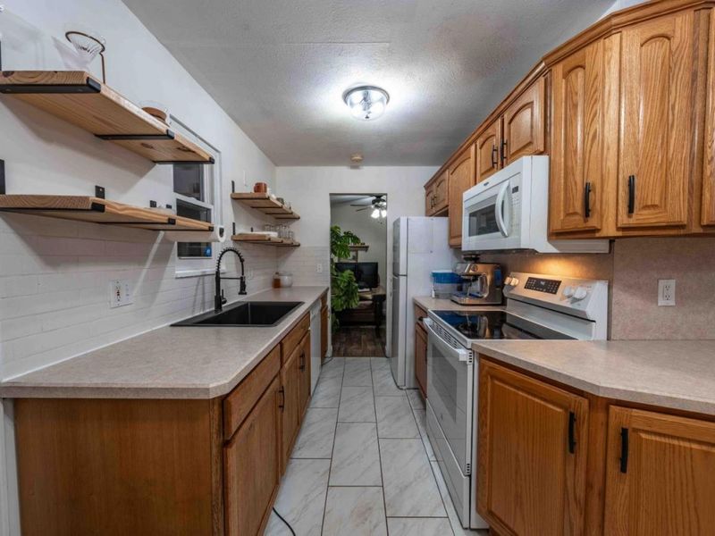 303 Erieview, Sheffield Lake, OH 44054 Photo 8