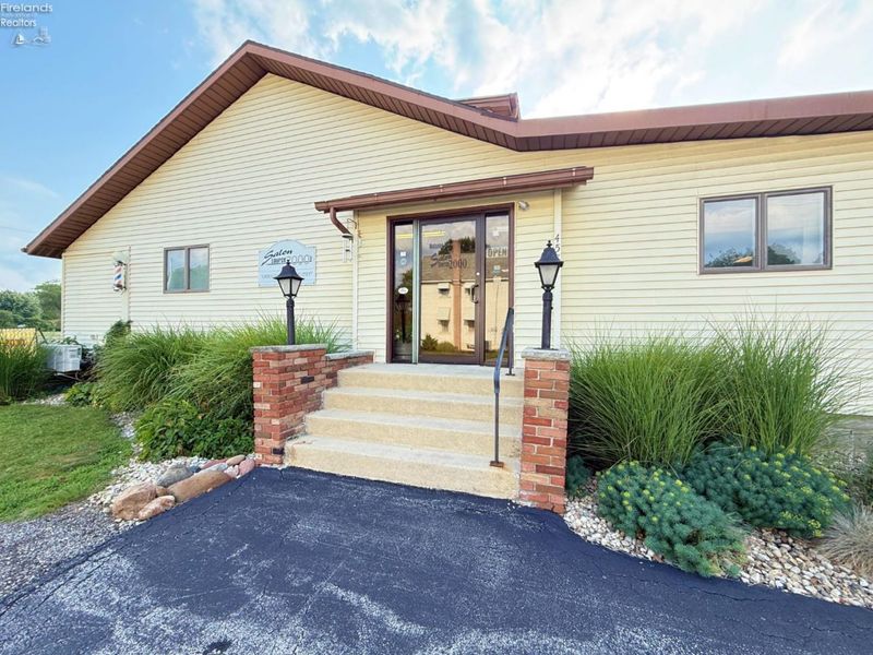 458 W Market Street, Tiffin, OH 44883 Photo 5