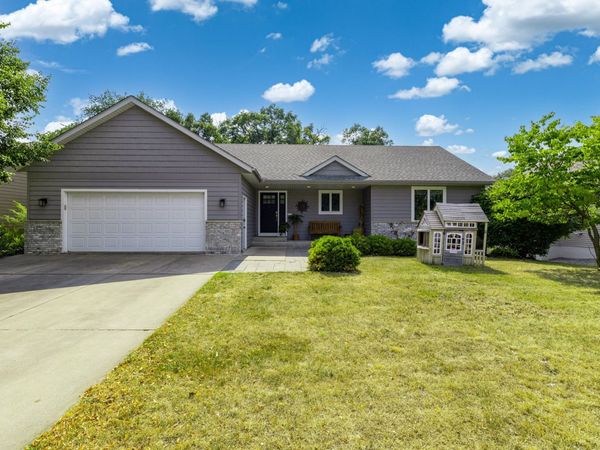 2640 Pine Ridge Boulevard , Red Wing, MN 55066