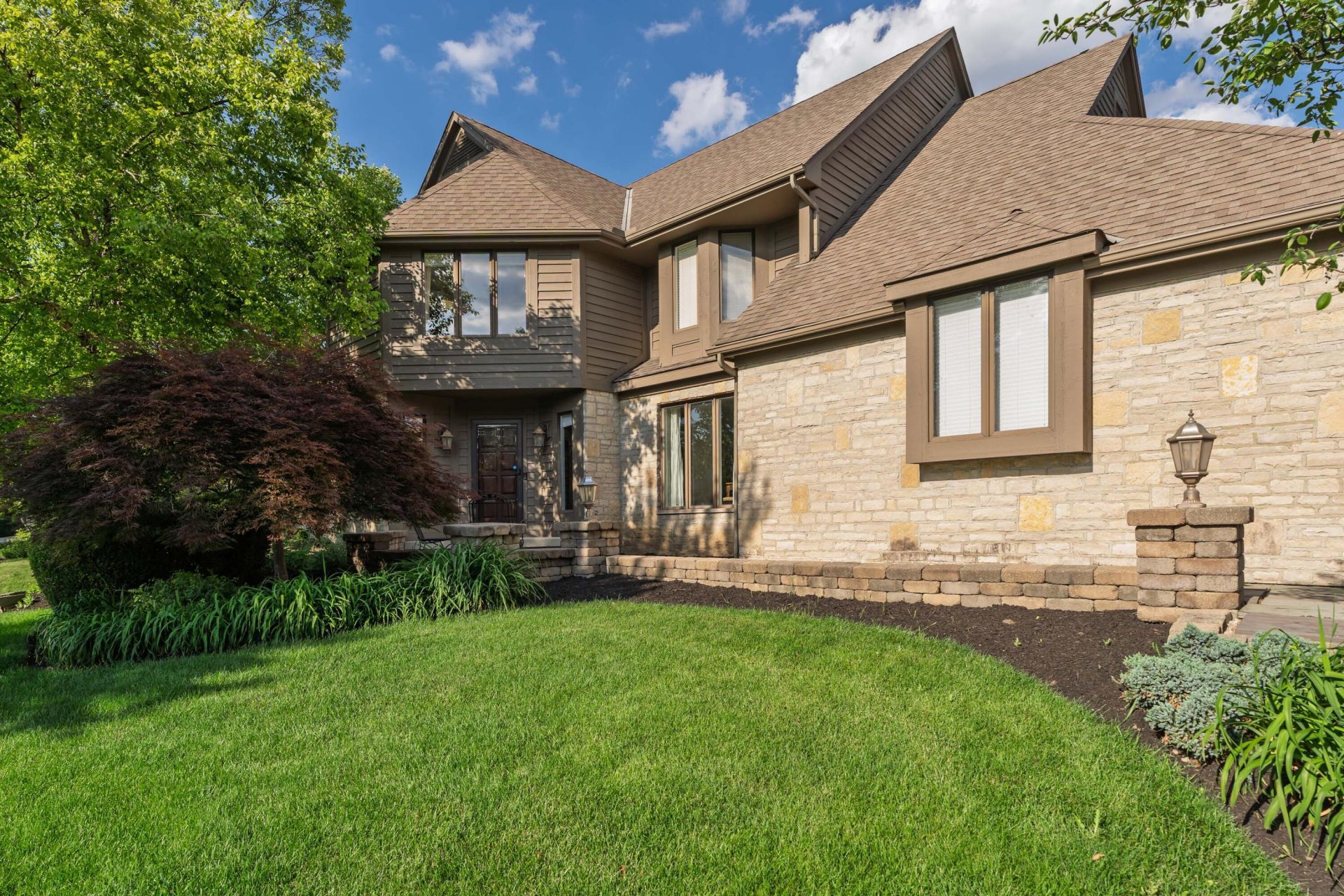 8460 Davington Drive , Dublin, OH 43017 Main Photo