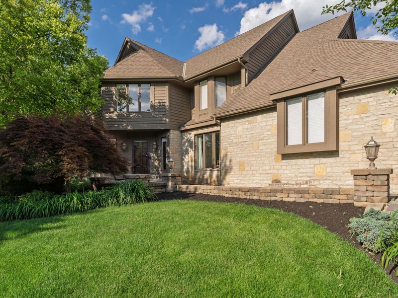 8460 Davington Drive , Dublin, OH 43017 Photo 1