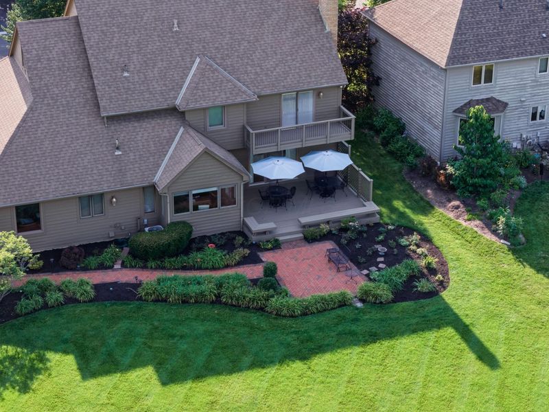 8460 Davington Drive , Dublin, OH 43017 Photo 2