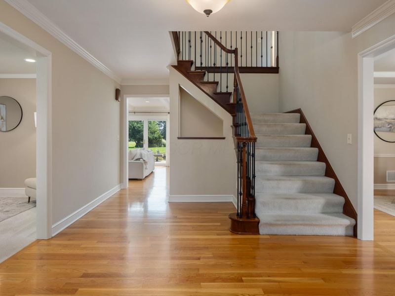 8460 Davington Drive, Dublin, OH 43017 Photo 4