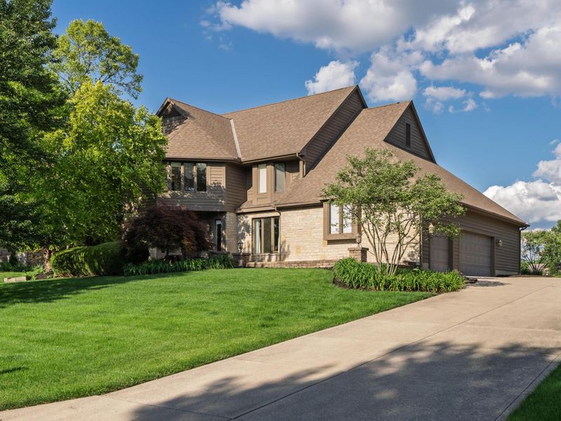 8460 Davington Drive , Dublin, OH 43017 Photo 4