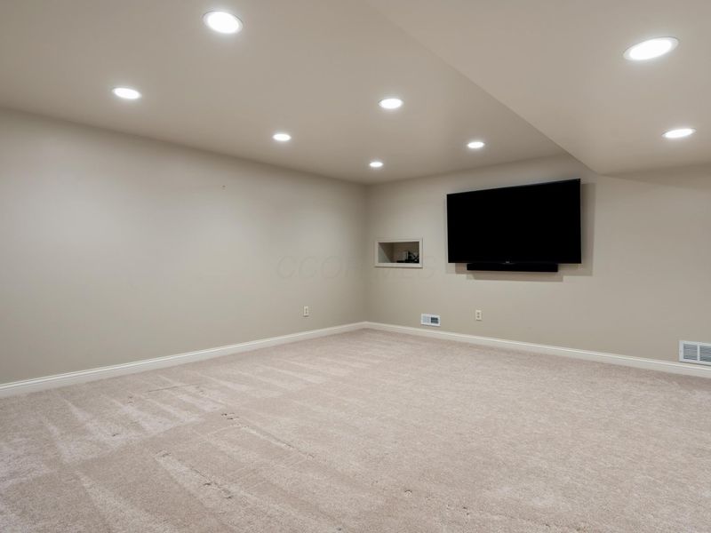 8460 Davington Drive, Dublin, OH 43017 Photo 49