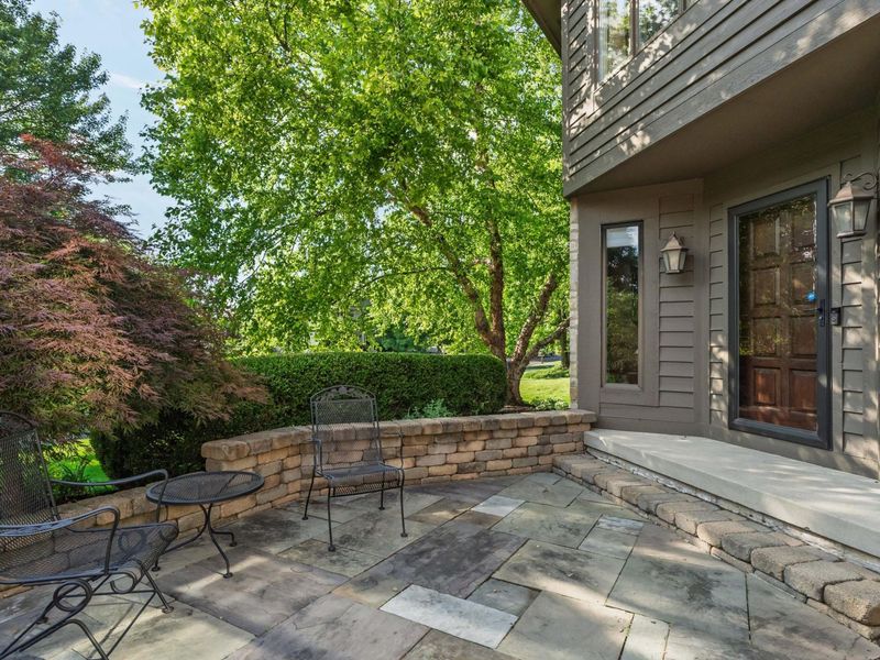 8460 Davington Drive , Dublin, OH 43017 Photo 5