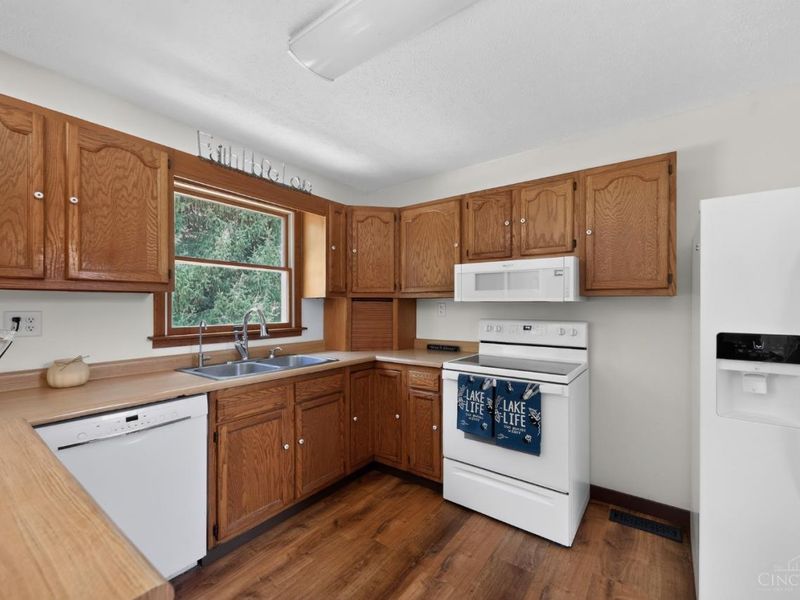 120 Haw Drive, Franklin Twp, OH 45171 Photo 12