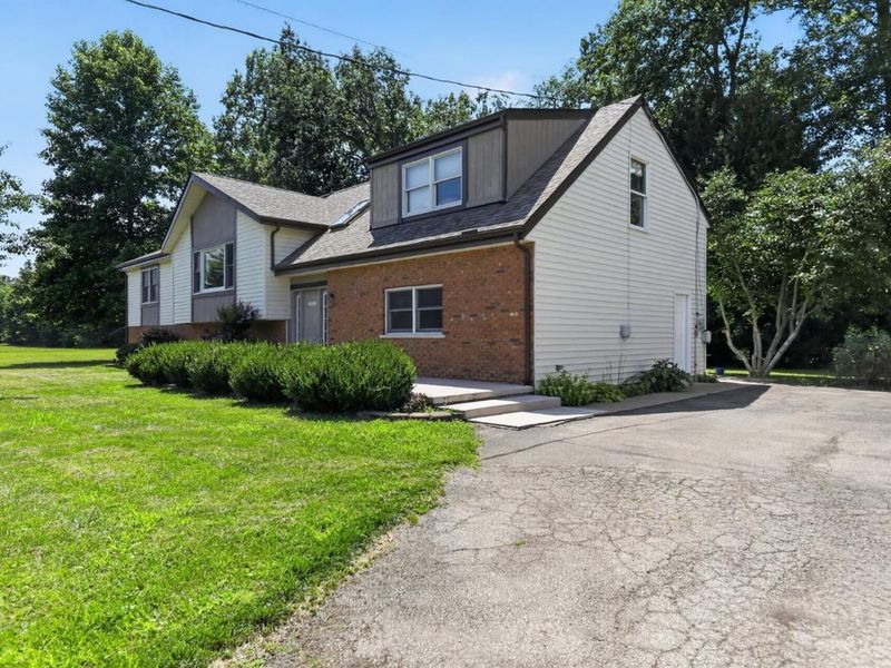 120 Haw Drive, Franklin Twp, OH 45171 Photo 2
