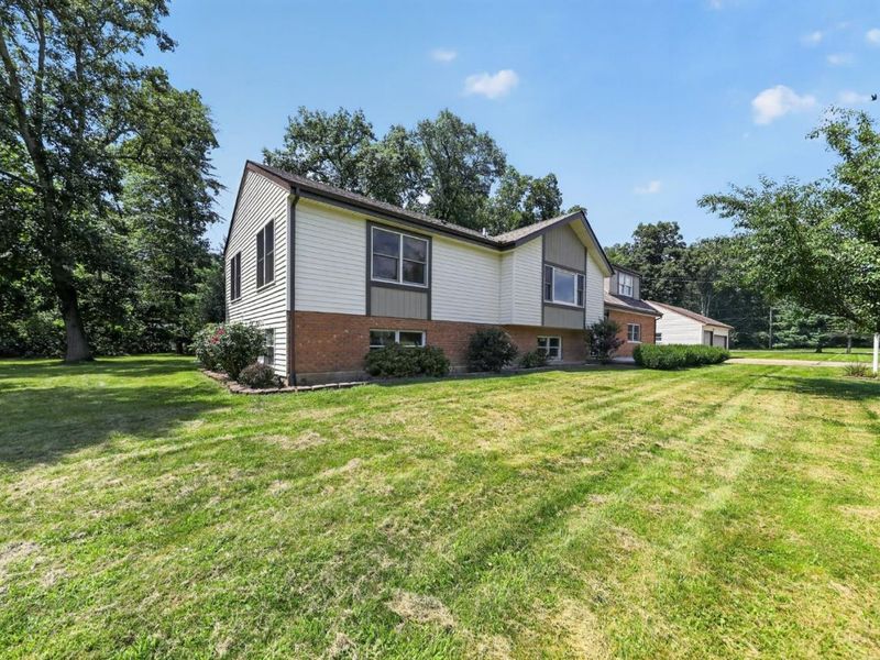 120 Haw Drive, Franklin Twp, OH 45171 Photo 3