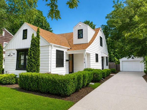 1018 E Hampton ROAD, Whitefish Bay, WI 53217