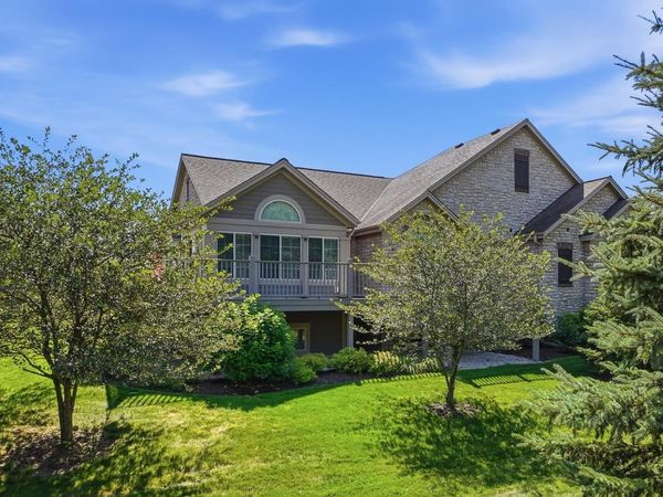 W250N4997 William DRIVE, Pewaukee, WI 53072