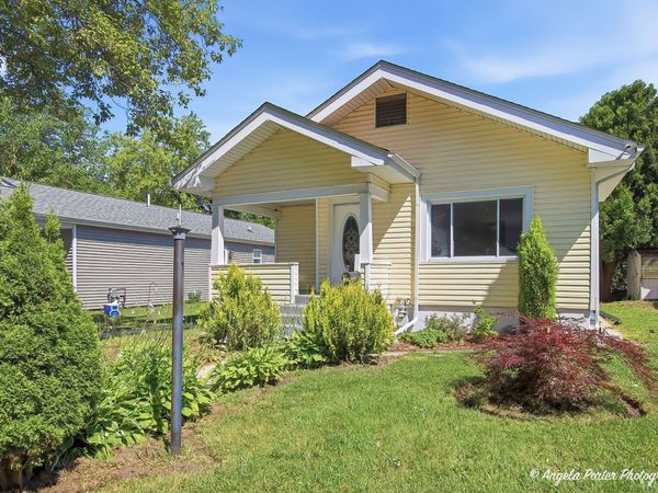 638 Myrtle Street N, Waukegan, IL 60085