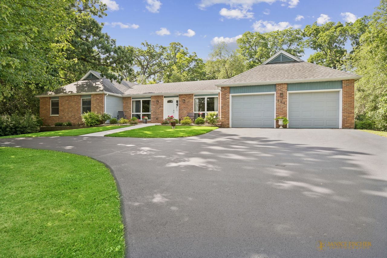 221 S Dawn Marie Drive, Round Lake, IL 60073