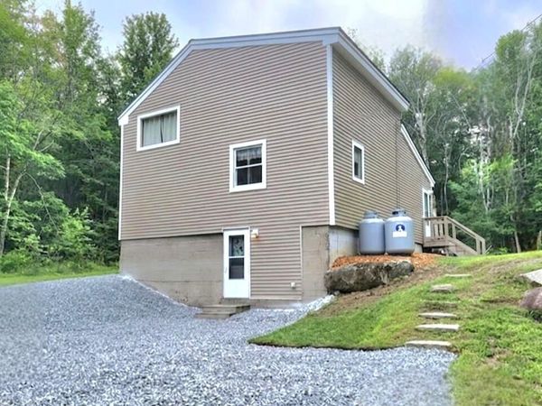 520 Smithfield Road , Oakland, ME 04963