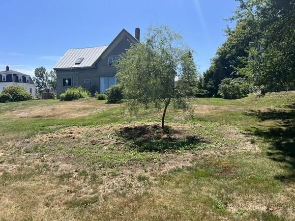 12 Lake View Street , Vinalhaven, ME 04863