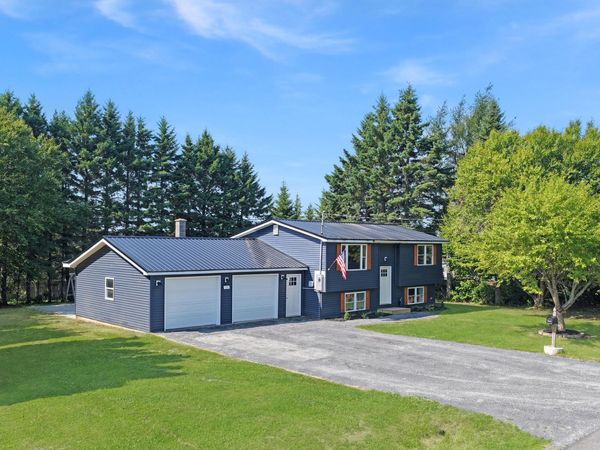 15 Strawberry Bank Road , Presque Isle, ME 04769