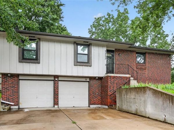 1113 S Valley Road, Olathe, KS 66061