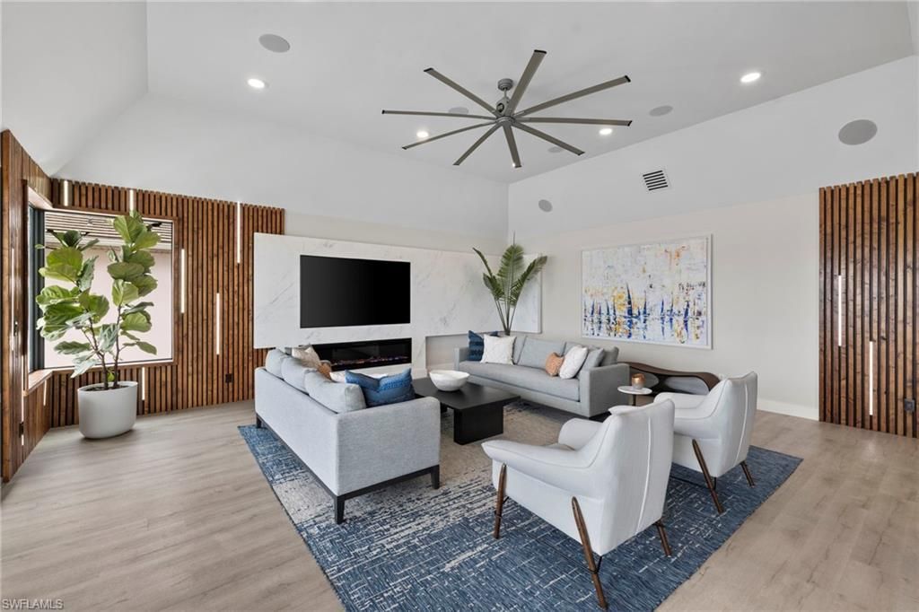 18 Pelican St E, Naples, FL 34113 Photo
