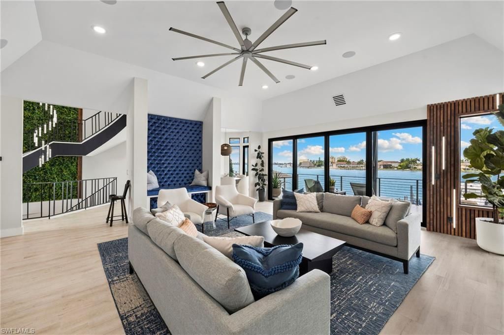 18 Pelican St E, Naples, FL 34113 Photo
