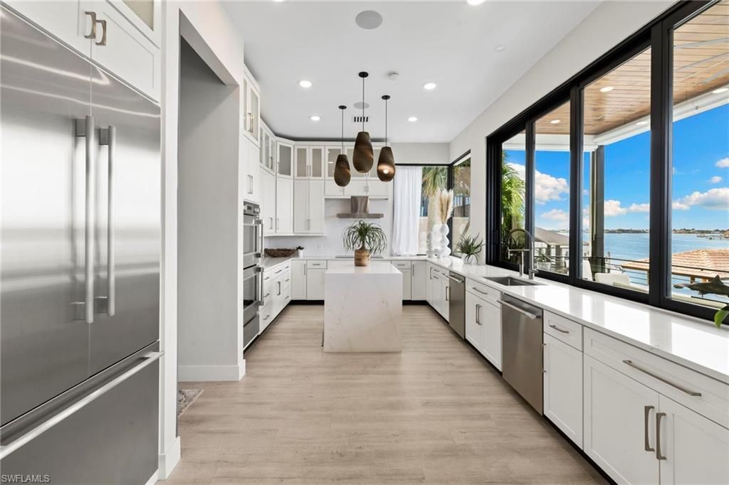 18 Pelican St E, Naples, FL 34113 Photo