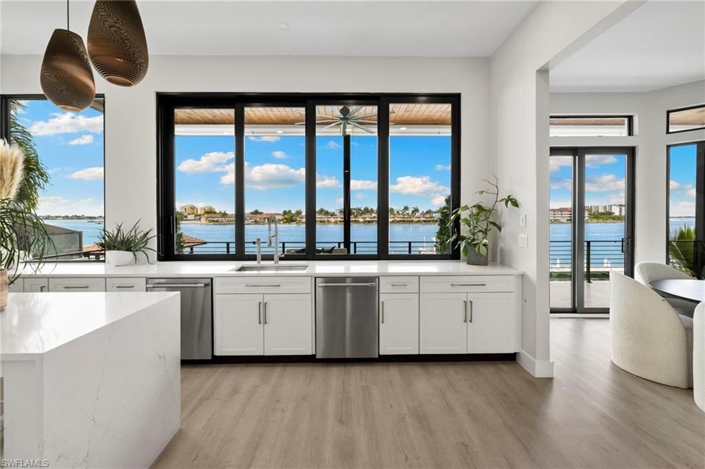 18 Pelican St E, Naples, FL 34113 Photo