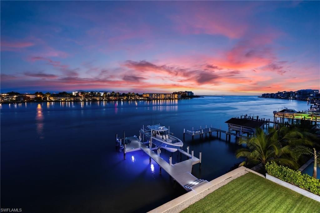18 Pelican St E, Naples, FL 34113 Photo