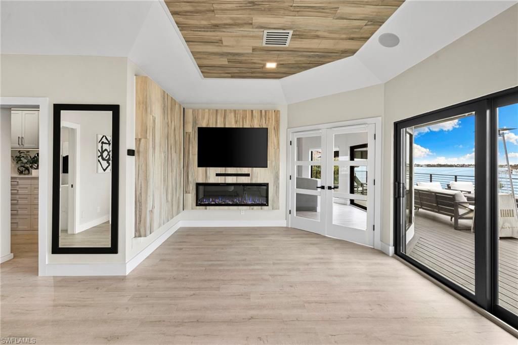 18 Pelican St E, Naples, FL 34113 Photo