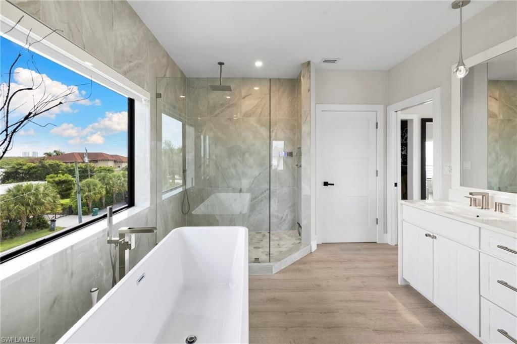 18 Pelican St E, Naples, FL 34113 Photo