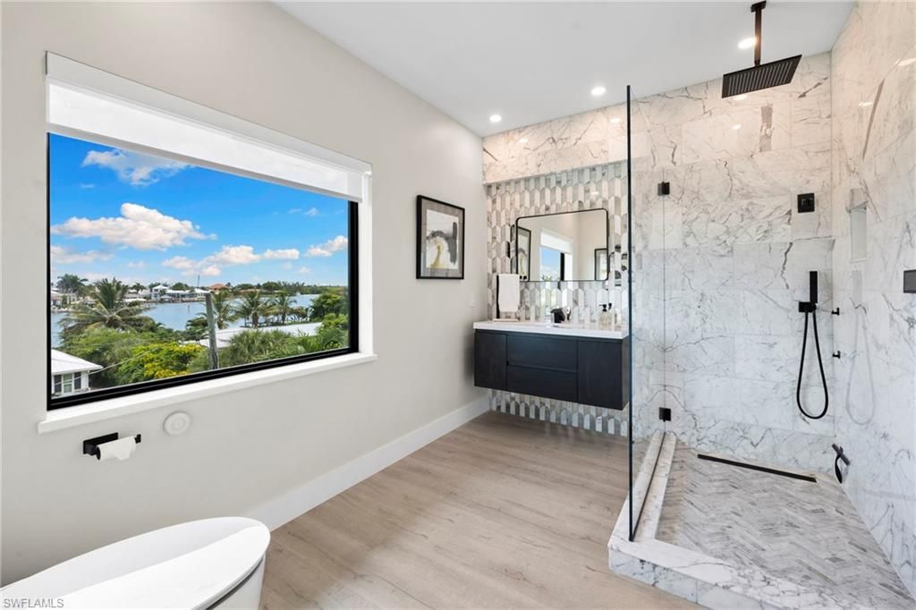 18 Pelican St E, Naples, FL 34113 Photo