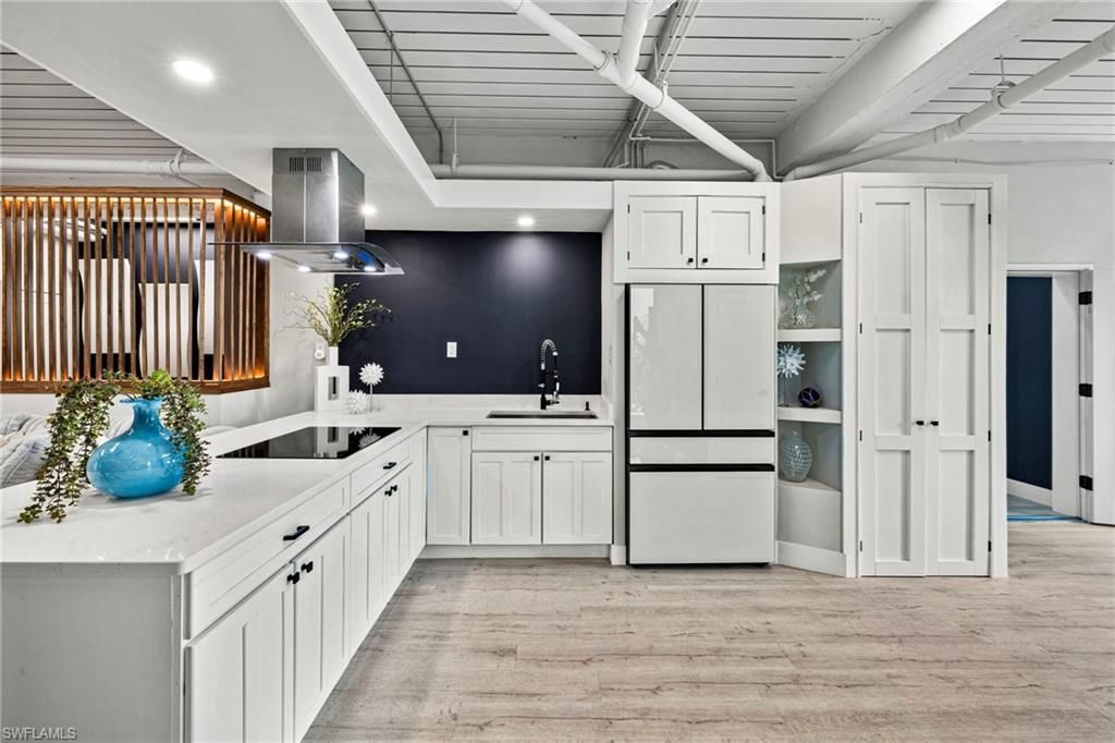 18 Pelican St E, Naples, FL 34113 Photo