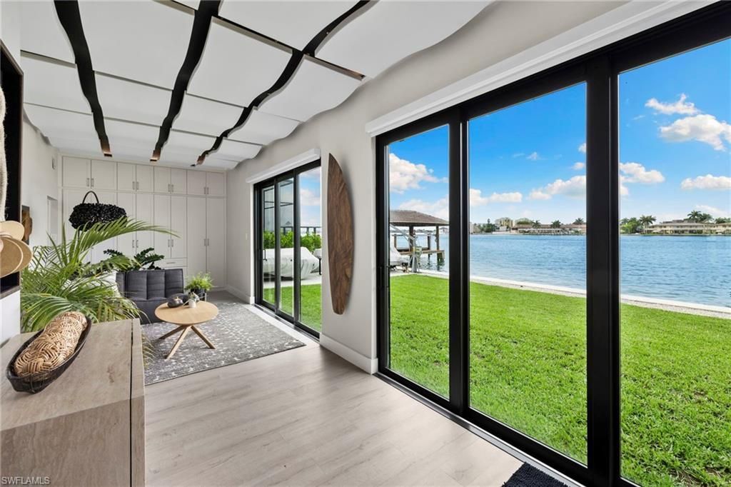 18 Pelican St E, Naples, FL 34113 Photo